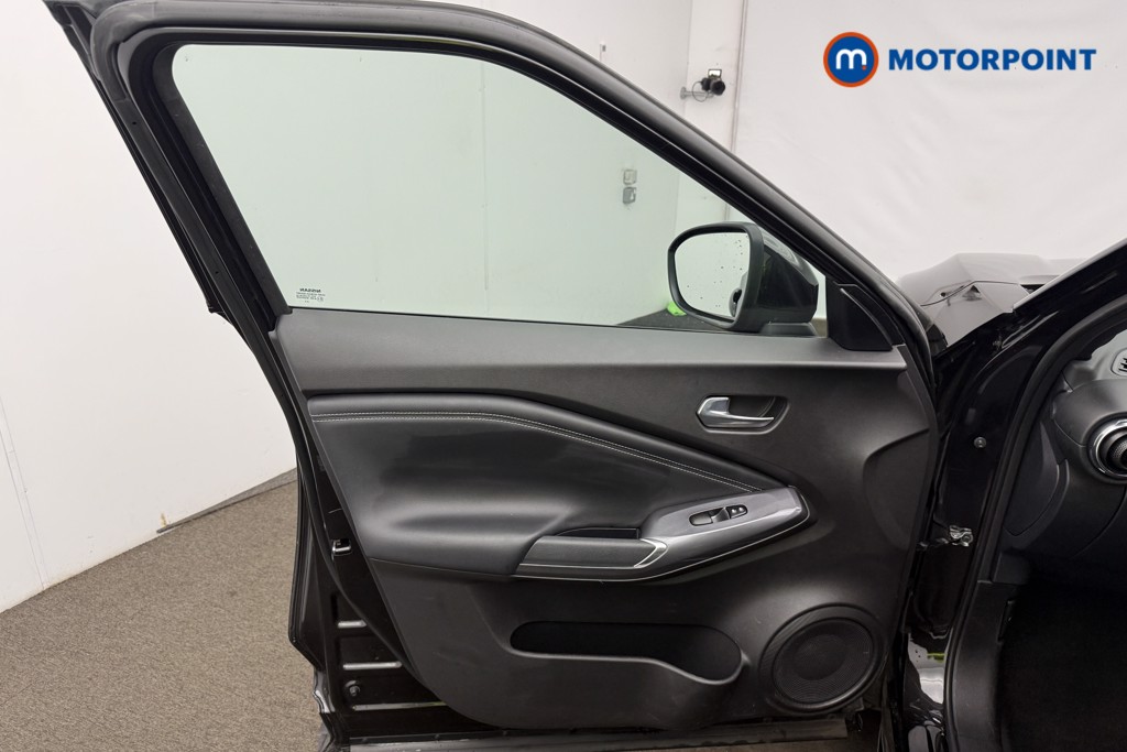 Nissan Juke N-Connecta Manual Petrol SUV - Stock Number (1688241) - 7th supplementary image