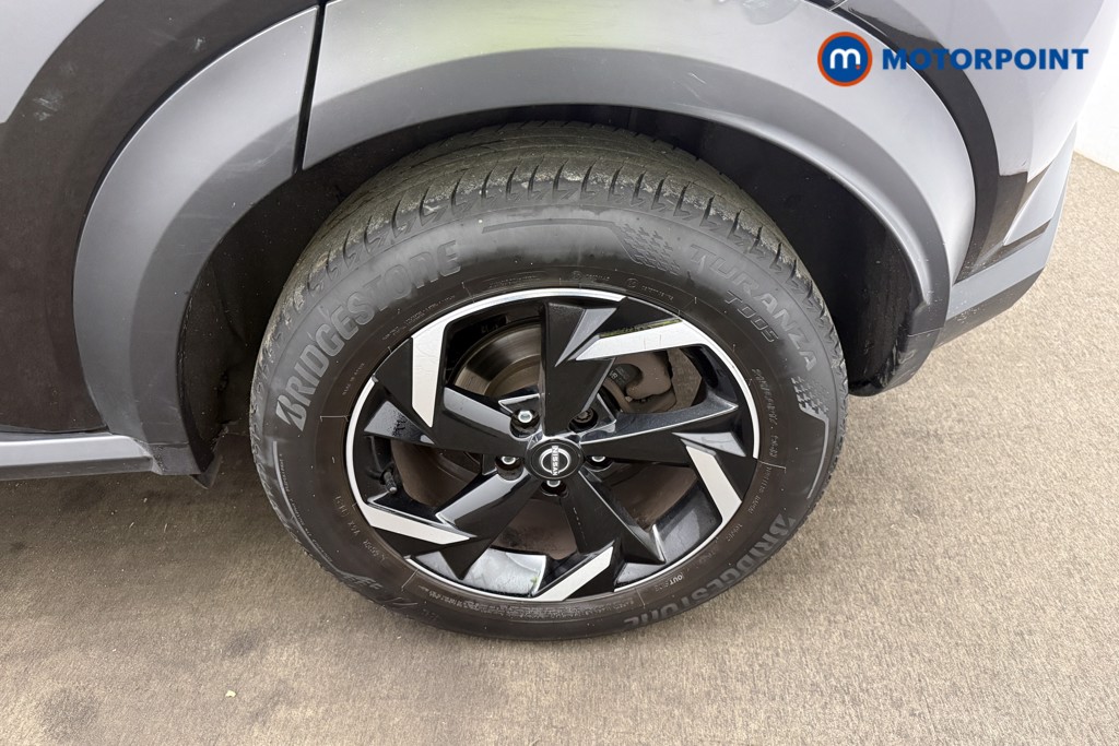 Nissan Juke N-Connecta Manual Petrol SUV - Stock Number (1688241) - 13th supplementary image