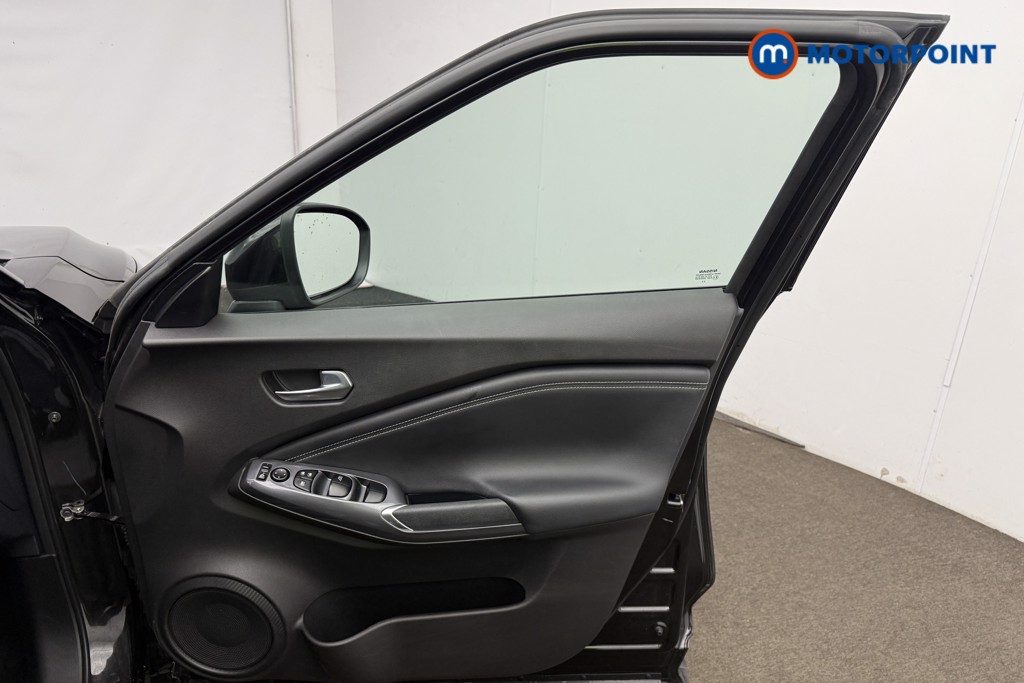 Nissan Juke N-Connecta Manual Petrol SUV - Stock Number (1688241) - 26th supplementary image