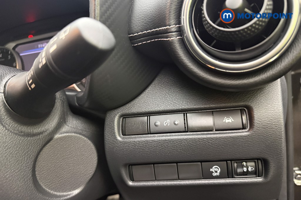 Nissan Juke N-Connecta Manual Petrol SUV - Stock Number (1688241) - 30th supplementary image