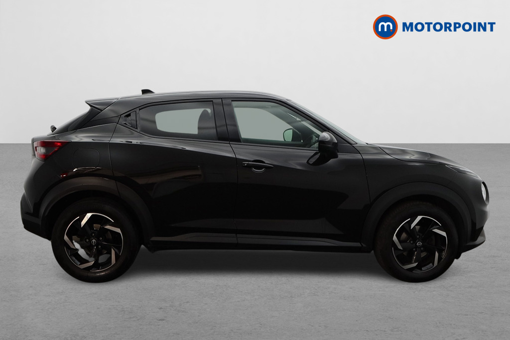 Nissan Juke N-Connecta Manual Petrol SUV - Stock Number (1688241) - Drivers side