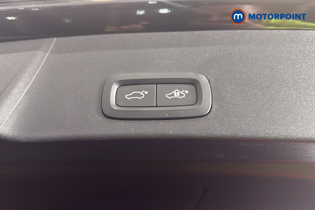Volvo Xc40 Plus Black Edition Automatic Petrol SUV - Stock Number (1689238) - 35th supplementary image