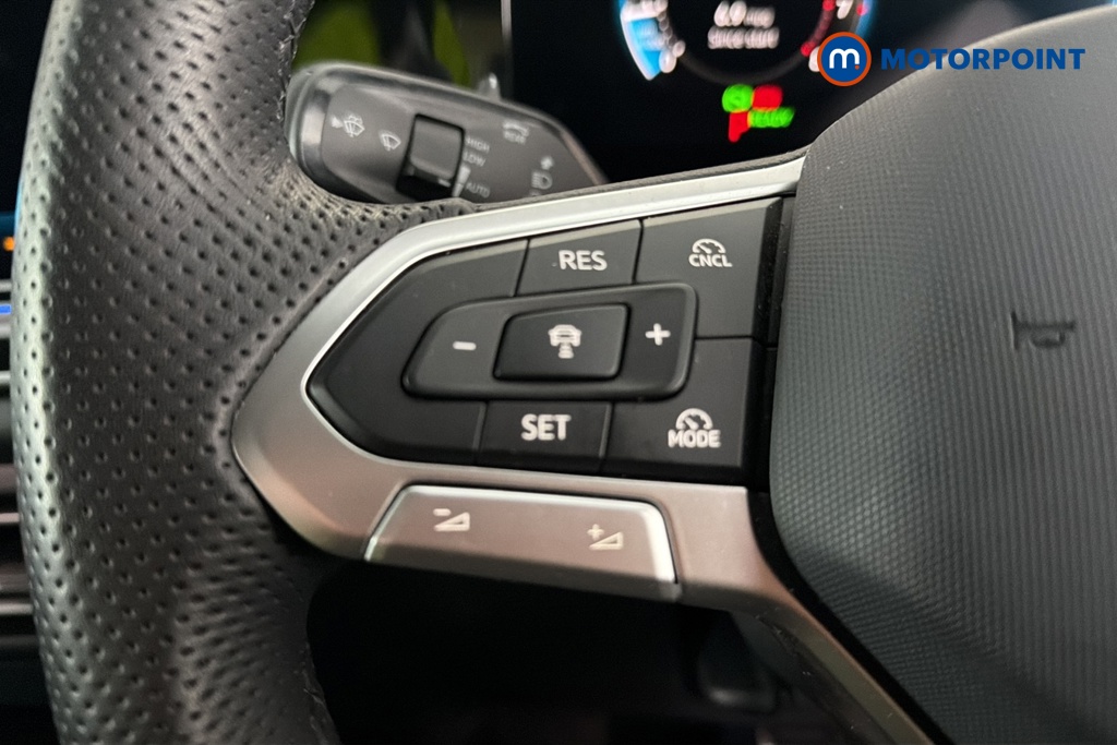 Volkswagen Tiguan R-Line Automatic Petrol SUV - Stock Number (1689325) - 4th supplementary image