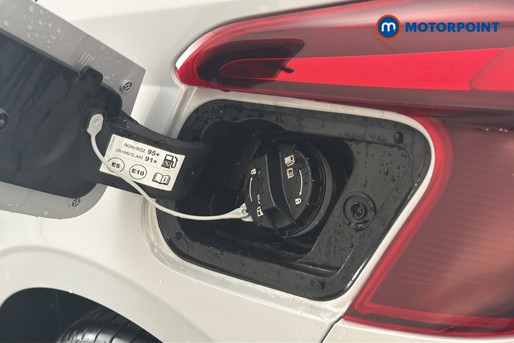 Hyundai I20 Tech Line Automatic Petrol Hatchback - Stock Number (1689370) - 41st supplementary image