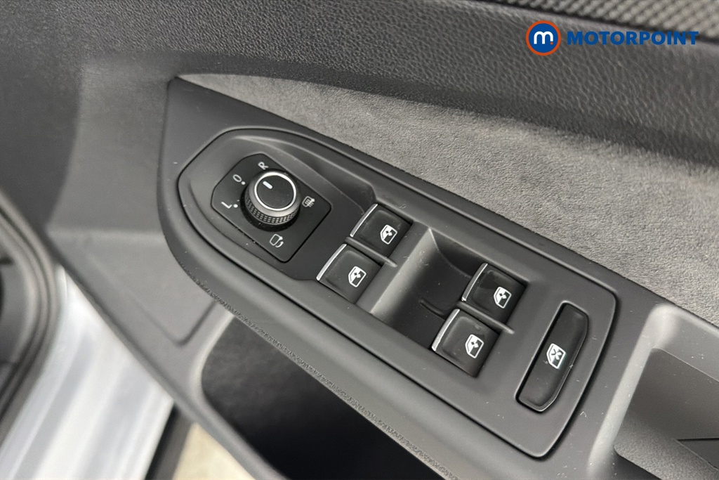 Volkswagen Golf Black Edition Manual Petrol Hatchback - Stock Number (1689563) - 19th supplementary image