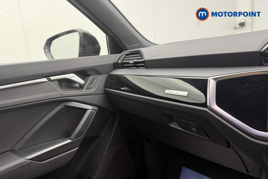 Audi Q3 Black Edition Automatic Petrol SUV - Stock Number (1689980) - 37th supplementary image