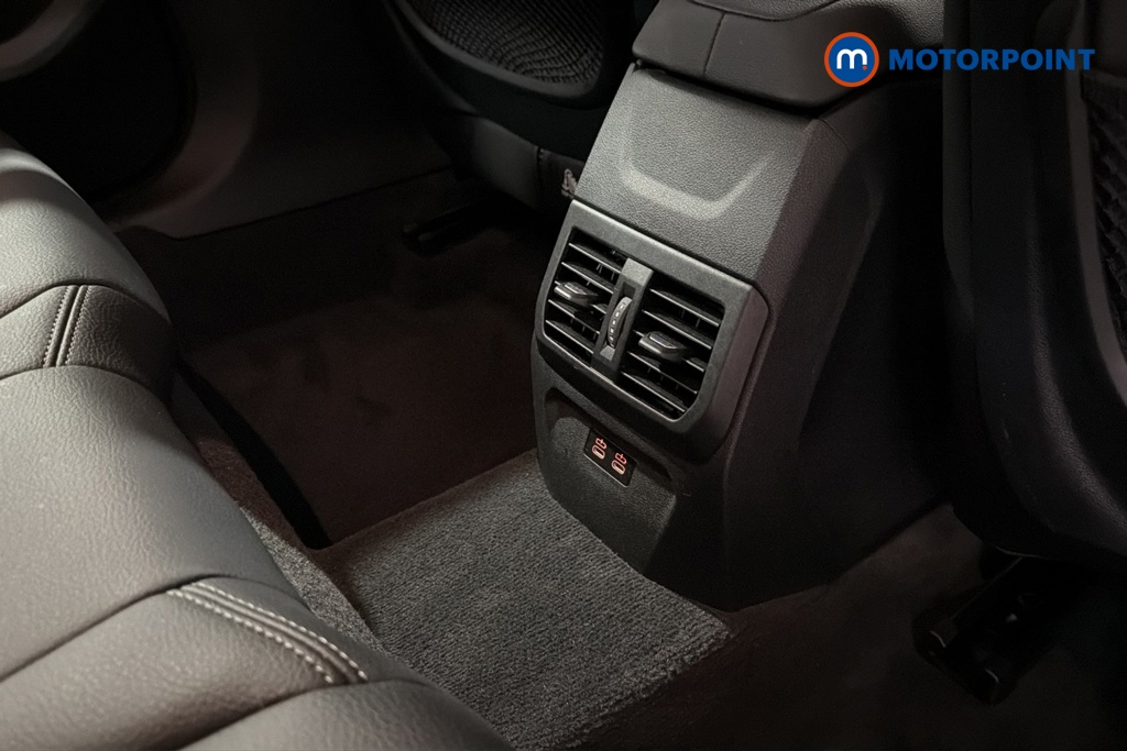 BMW 2 Series Sport Manual Petrol Saloon - Stock Number (1679743) - 28th supplementary image