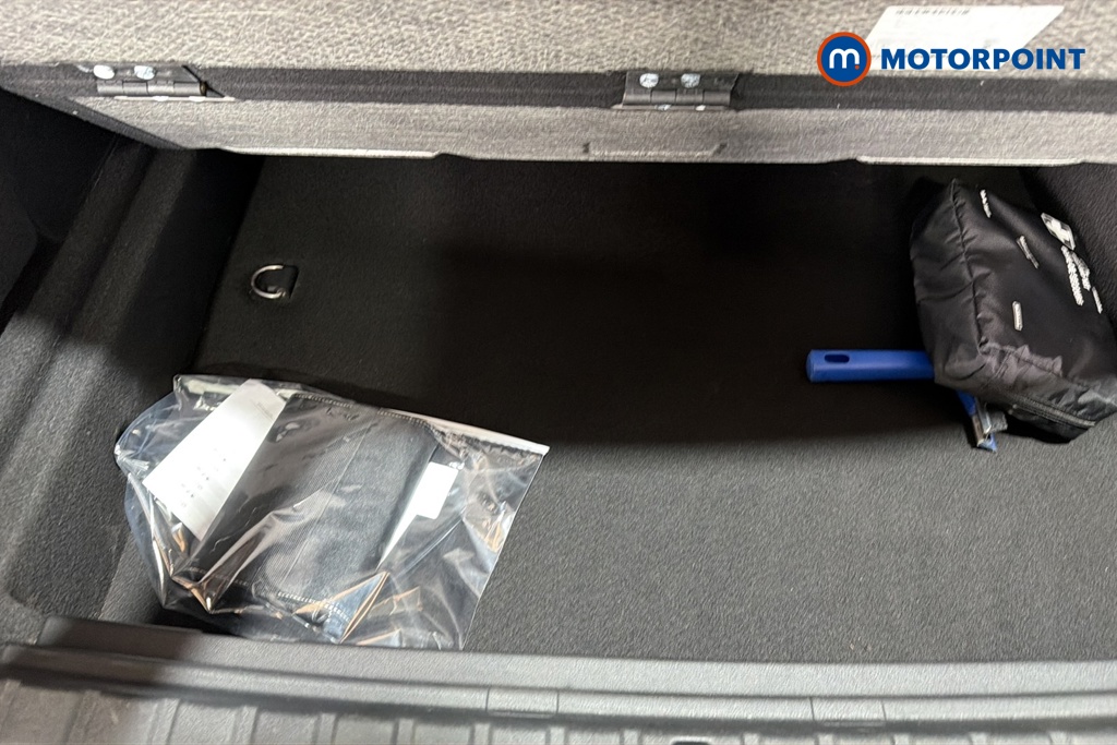 BMW 2 Series Sport Manual Petrol Saloon - Stock Number (1679743) - 33rd supplementary image