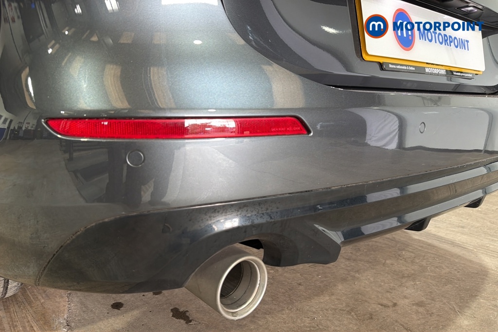 BMW 2 Series Sport Manual Petrol Saloon - Stock Number (1679743) - 39th supplementary image