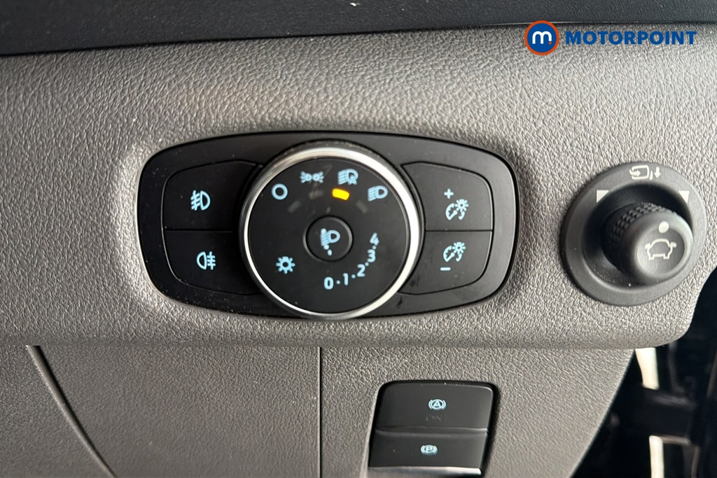 Ford Transit Limited Automatic Diesel Medium Roof Van - Stock Number (1680983) - 11th supplementary image