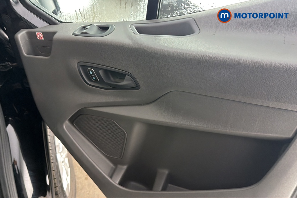 Ford Transit Limited Automatic Diesel Medium Roof Van - Stock Number (1680983) - 18th supplementary image