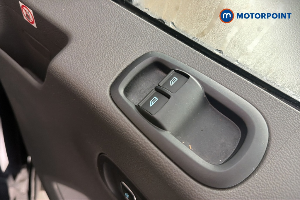 Ford Transit Limited Automatic Diesel Medium Roof Van - Stock Number (1680983) - 19th supplementary image