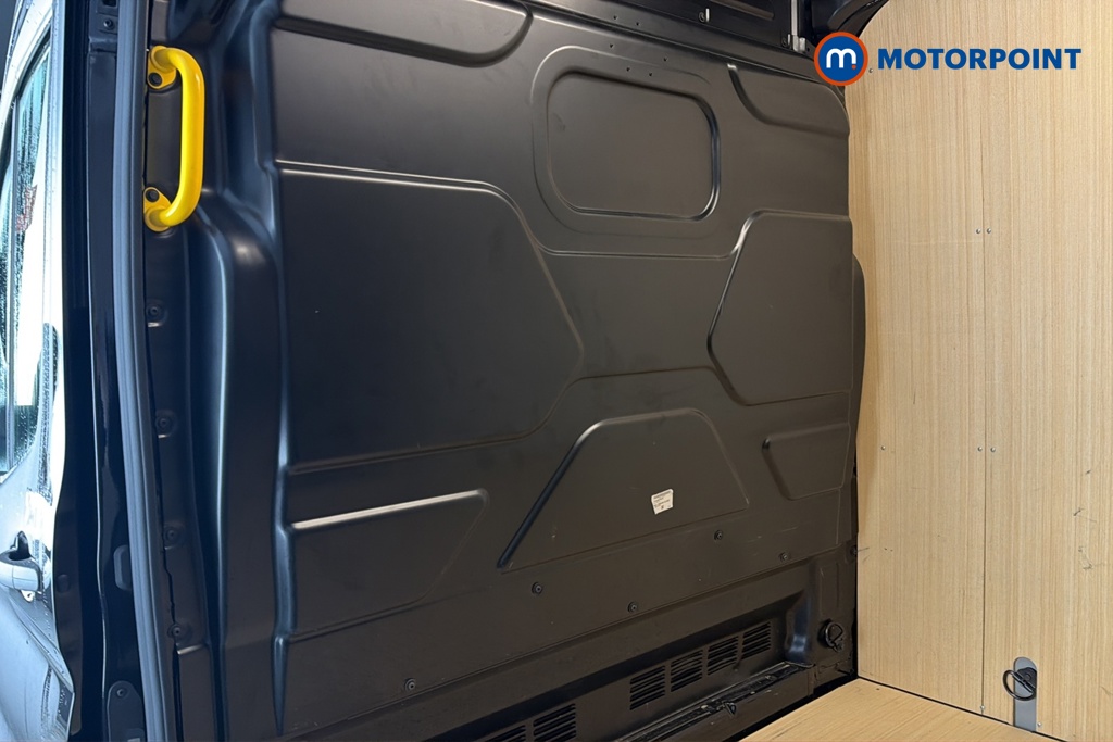 Ford Transit Limited Automatic Diesel Medium Roof Van - Stock Number (1680983) - 28th supplementary image