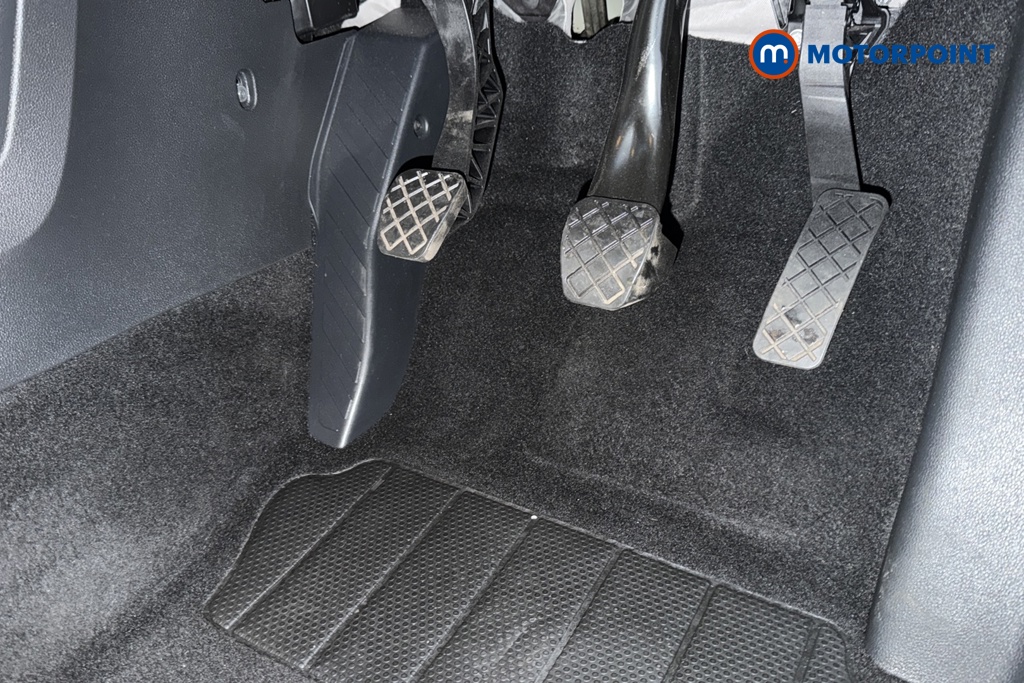 Volkswagen T-Roc Life Manual Petrol SUV - Stock Number (1686753) - 24th supplementary image