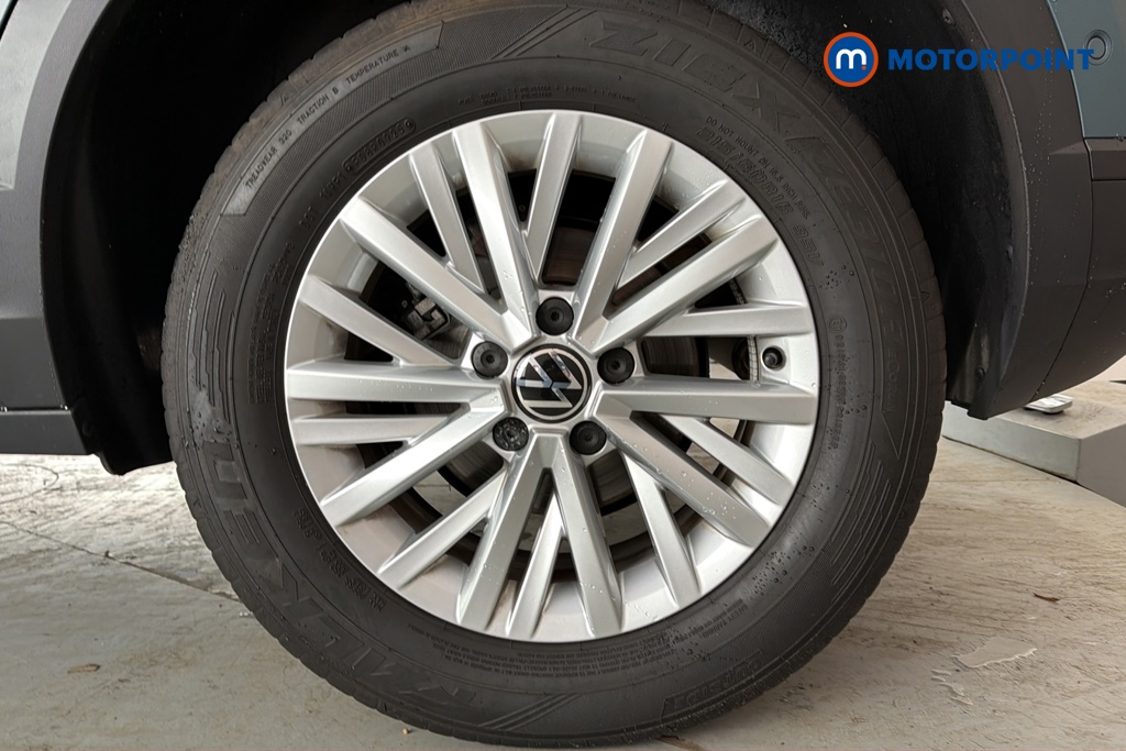 Volkswagen T-Roc Life Manual Petrol SUV - Stock Number (1686753) - 45th supplementary image