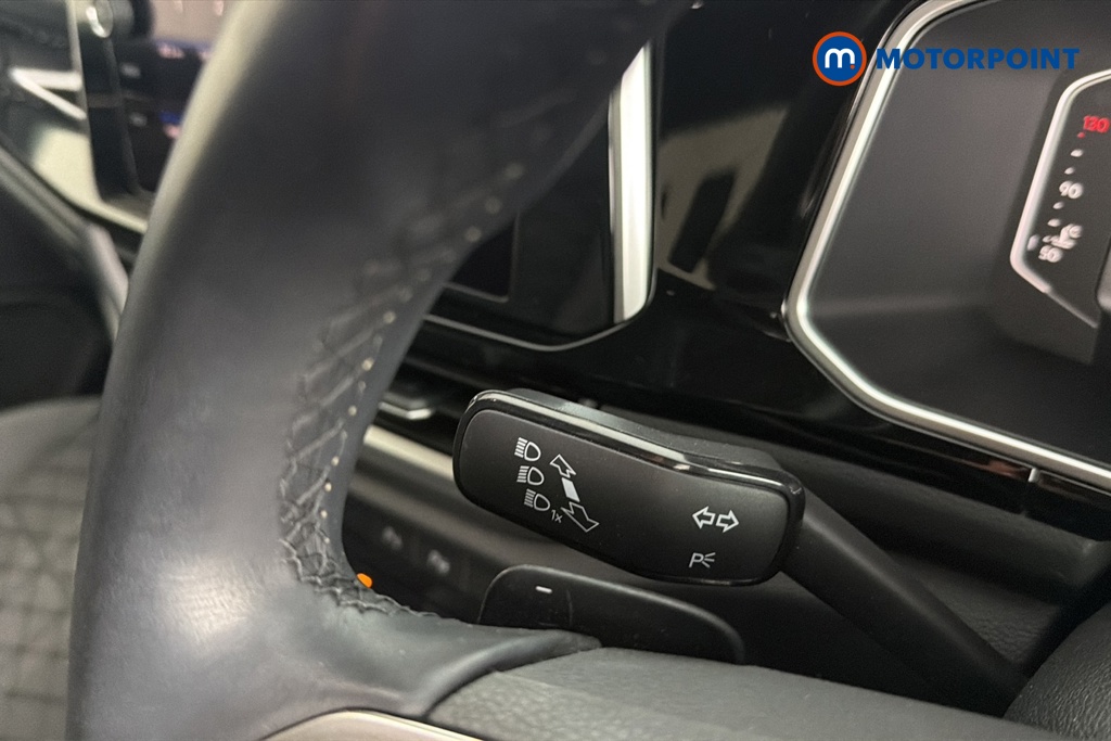 Volkswagen T-Roc R-Line Automatic Petrol SUV - Stock Number (1689514) - 5th supplementary image