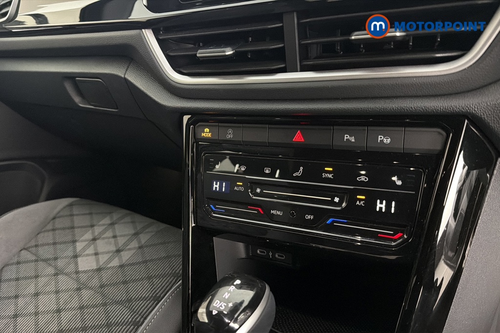 Volkswagen T-Roc R-Line Automatic Petrol SUV - Stock Number (1689514) - 12th supplementary image