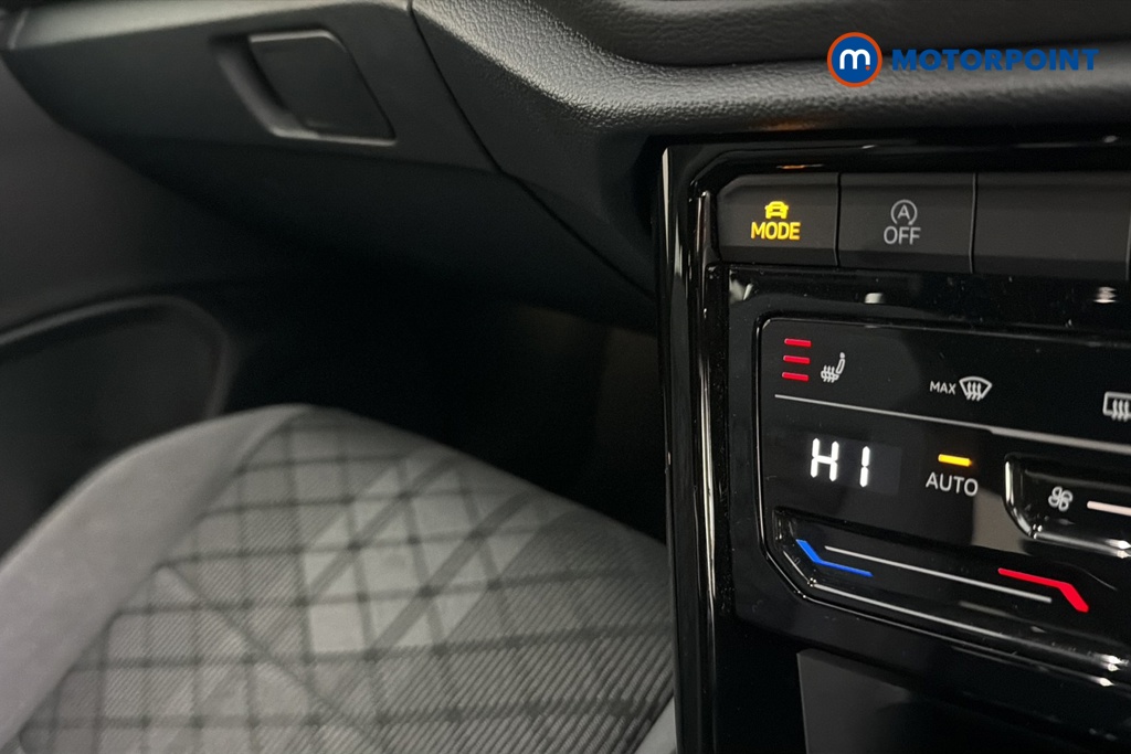 Volkswagen T-Roc R-Line Automatic Petrol SUV - Stock Number (1689514) - 14th supplementary image