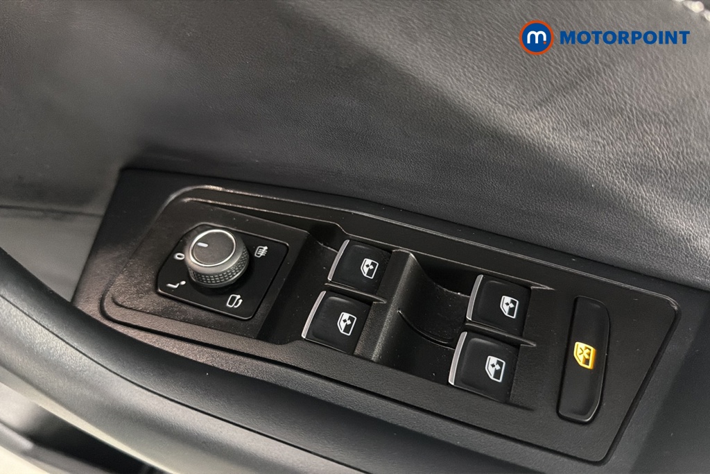 Volkswagen T-Roc R-Line Automatic Petrol SUV - Stock Number (1689514) - 19th supplementary image