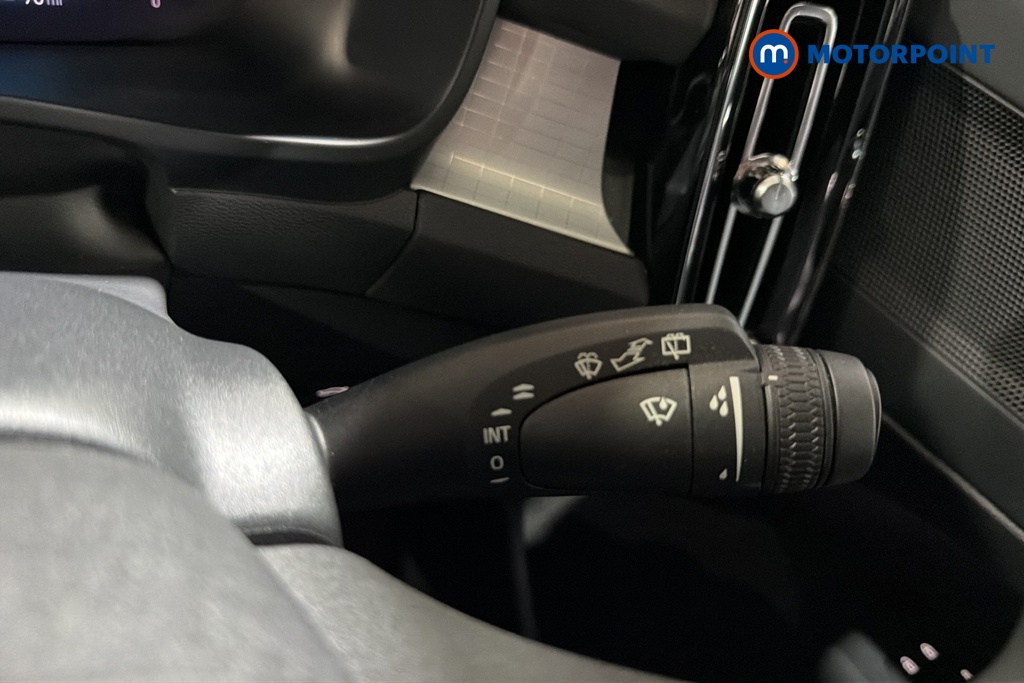 Volvo Xc40 Core Automatic Petrol SUV - Stock Number (1689682) - 6th supplementary image