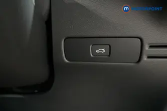 Volvo Xc40 Core Automatic Petrol SUV - Stock Number (1689682) - 11th supplementary image