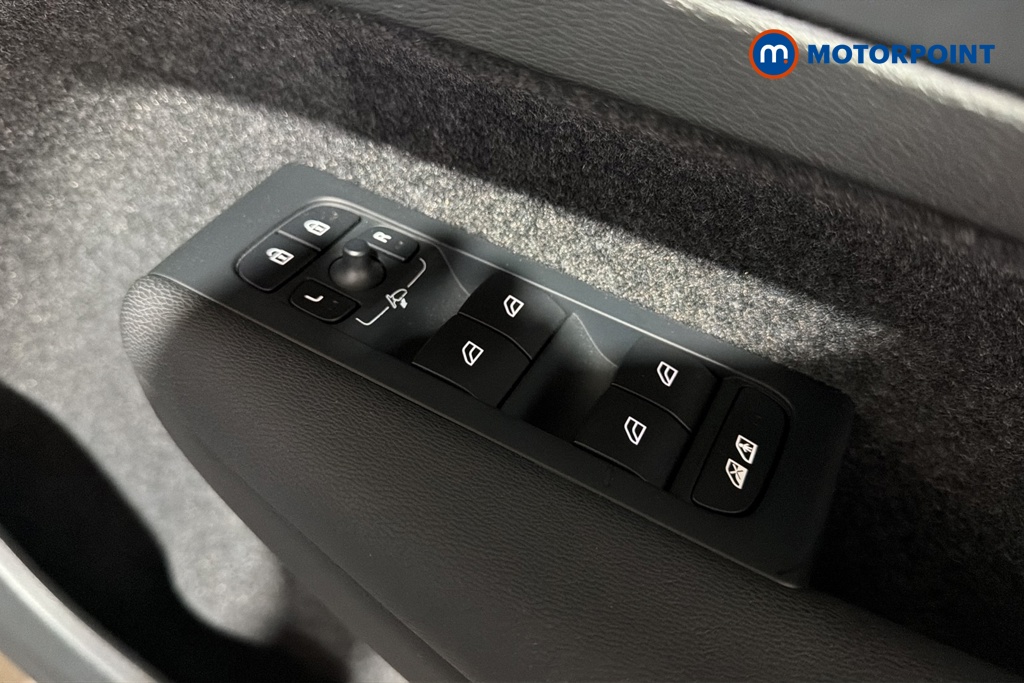 Volvo Xc40 Core Automatic Petrol SUV - Stock Number (1689682) - 19th supplementary image