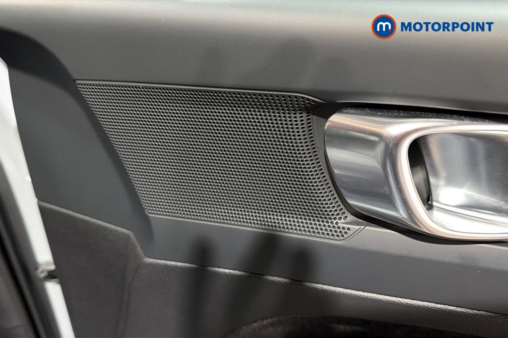 Volvo Xc40 Core Automatic Petrol SUV - Stock Number (1689682) - 21st supplementary image