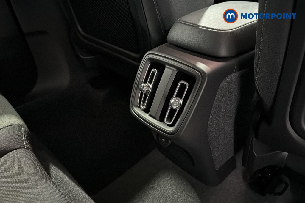 Volvo Xc40 Core Automatic Petrol SUV - Stock Number (1689682) - 28th supplementary image