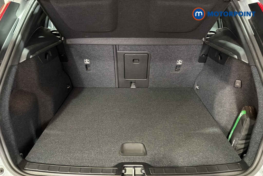 Volvo Xc40 Core Automatic Petrol SUV - Stock Number (1689682) - 30th supplementary image