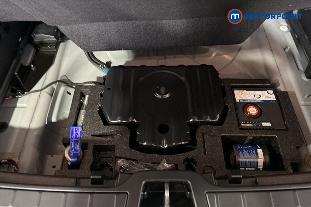 Volvo Xc40 Core Automatic Petrol SUV - Stock Number (1689682) - 33rd supplementary image