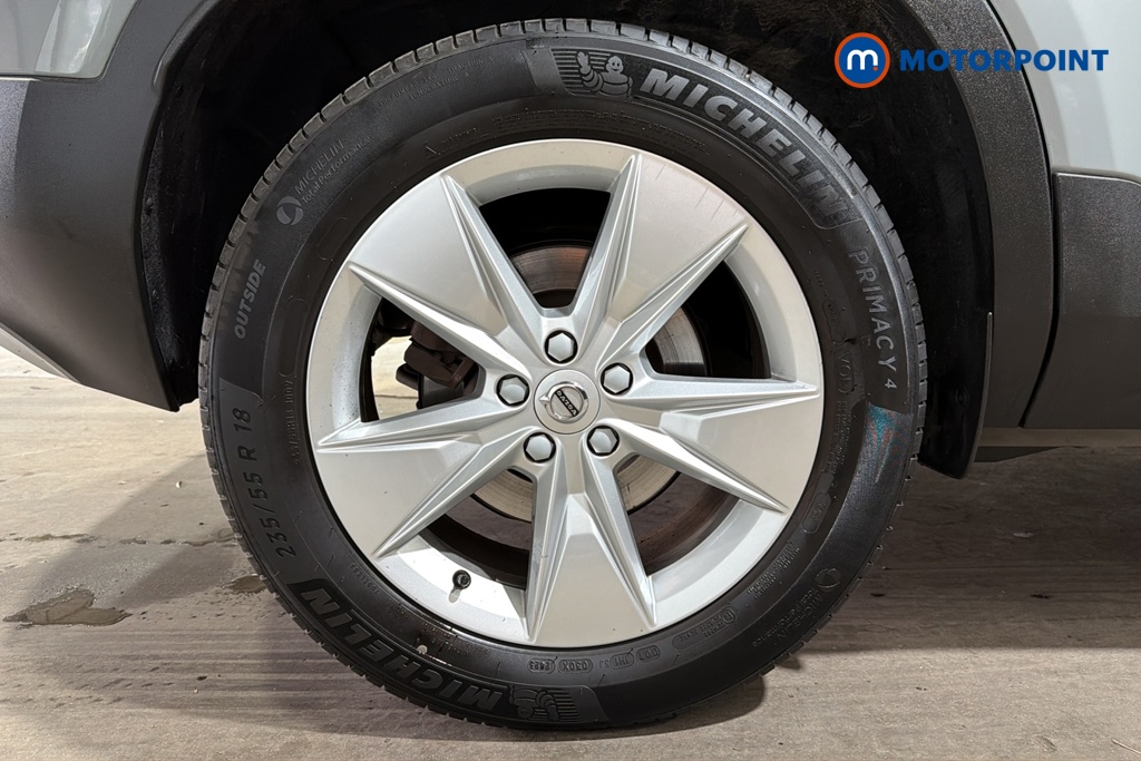 Volvo Xc40 Core Automatic Petrol SUV - Stock Number (1689682) - 46th supplementary image