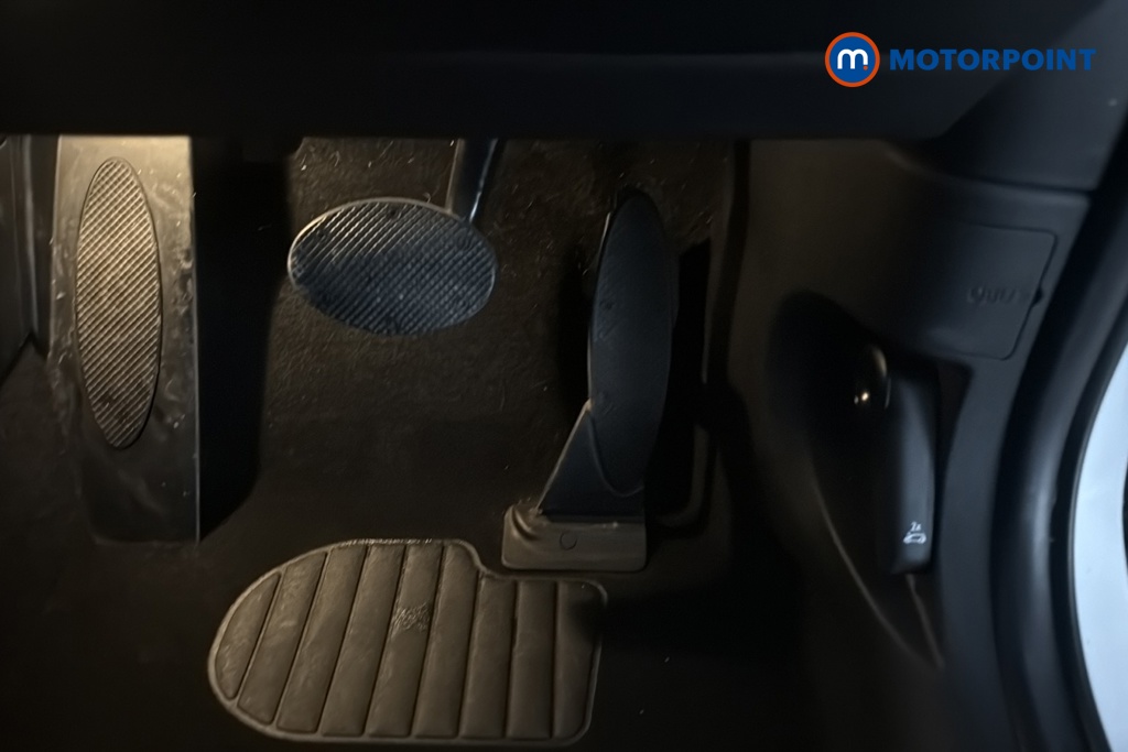 Mini Cooper C Classic Automatic Petrol Hatchback - Stock Number (1685423) - 24th supplementary image