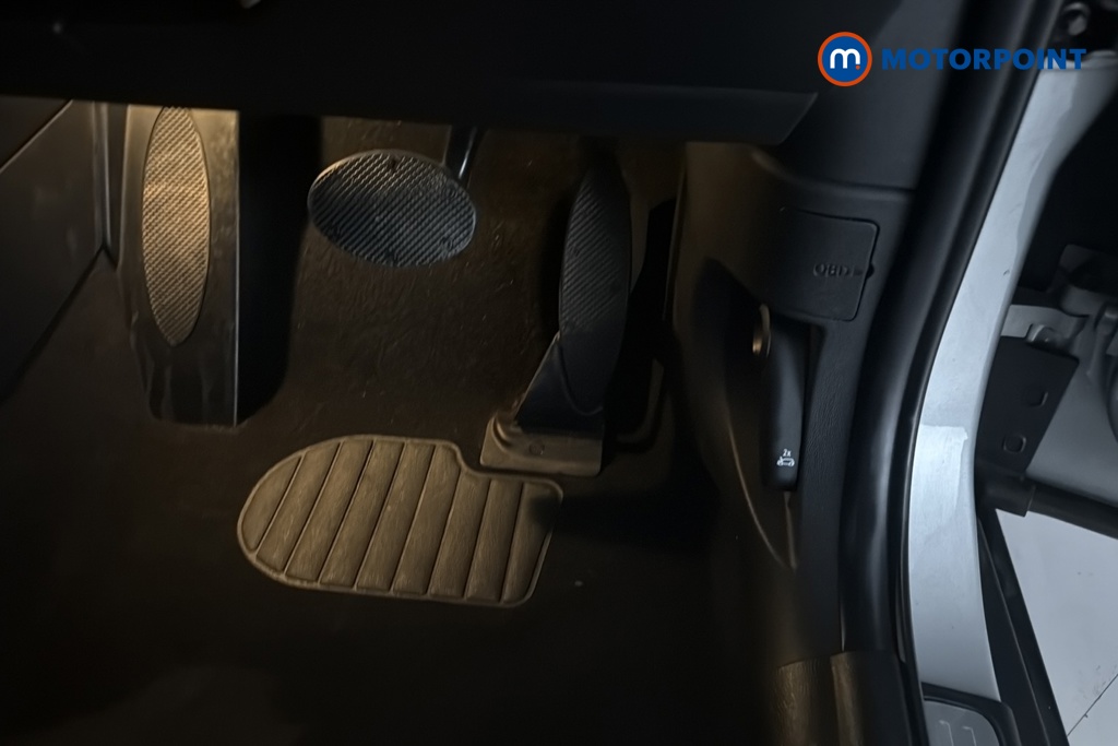 Mini Cooper C Classic Automatic Petrol Hatchback - Stock Number (1685435) - 24th supplementary image