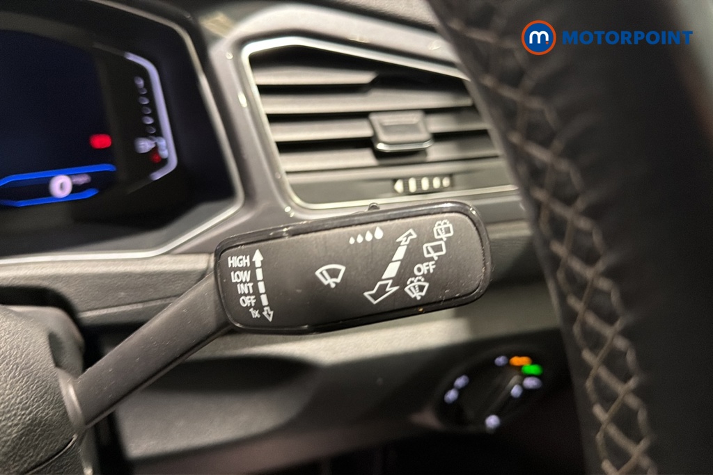 Volkswagen T-Roc R-Line Manual Diesel SUV - Stock Number (1688196) - 6th supplementary image