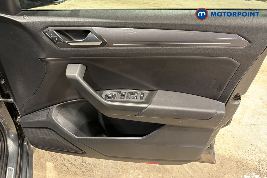 Volkswagen T-Roc R-Line Manual Diesel SUV - Stock Number (1688196) - 18th supplementary image