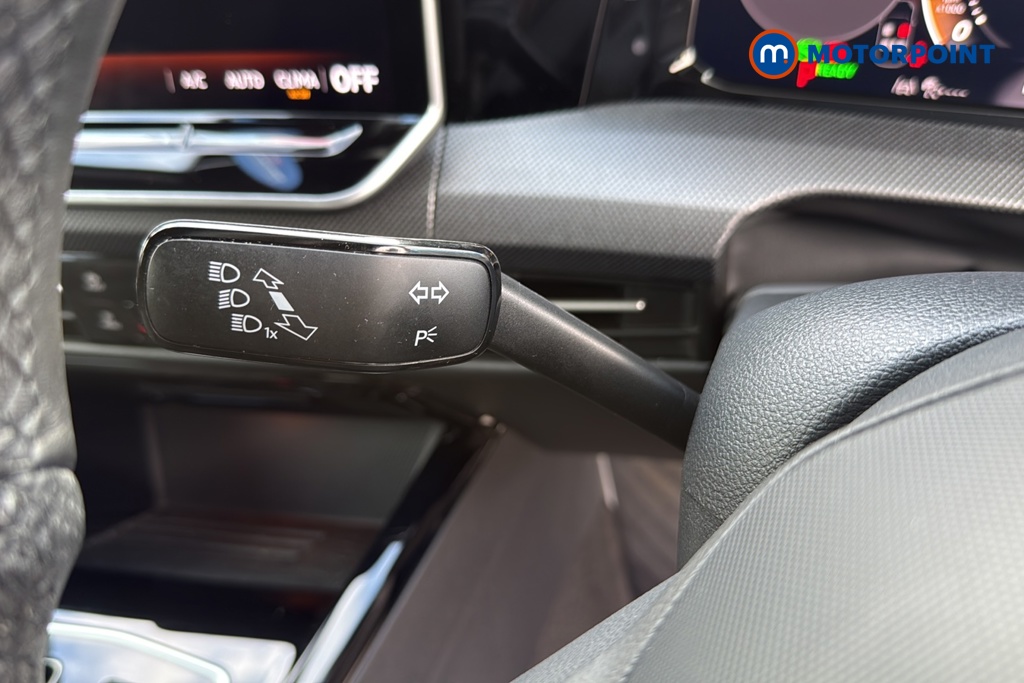 Volkswagen Golf R-Line Automatic Petrol Hatchback - Stock Number (1690080) - 5th supplementary image