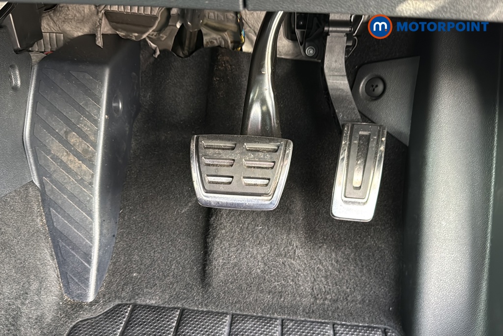 Volkswagen Golf R-Line Automatic Petrol Hatchback - Stock Number (1690080) - 24th supplementary image