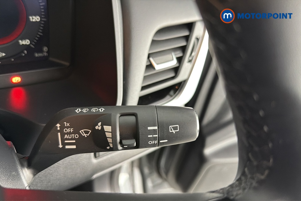 Nissan Qashqai N-Connecta Automatic Petrol-Electric Hybrid SUV - Stock Number (1690256) - 6th supplementary image