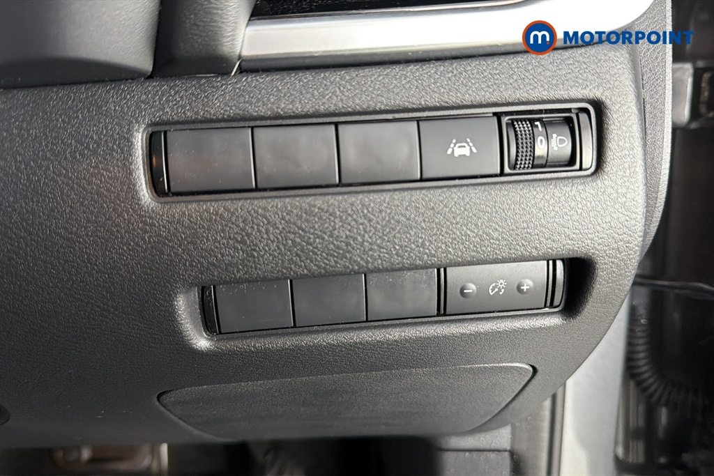 Nissan Qashqai N-Connecta Automatic Petrol-Electric Hybrid SUV - Stock Number (1690256) - 11th supplementary image