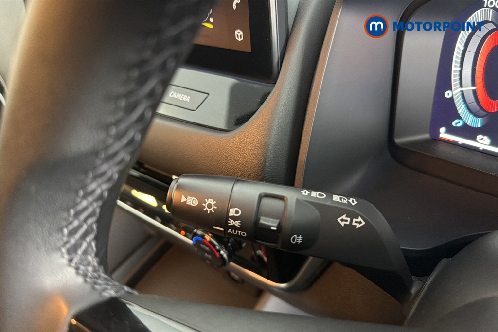 Nissan Qashqai N-Connecta Automatic Petrol-Electric Hybrid SUV - Stock Number (1690262) - 5th supplementary image