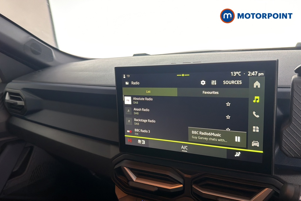 Dacia Duster Journey Automatic Petrol-Electric Hybrid SUV - Stock Number (1690284) - 8th supplementary image