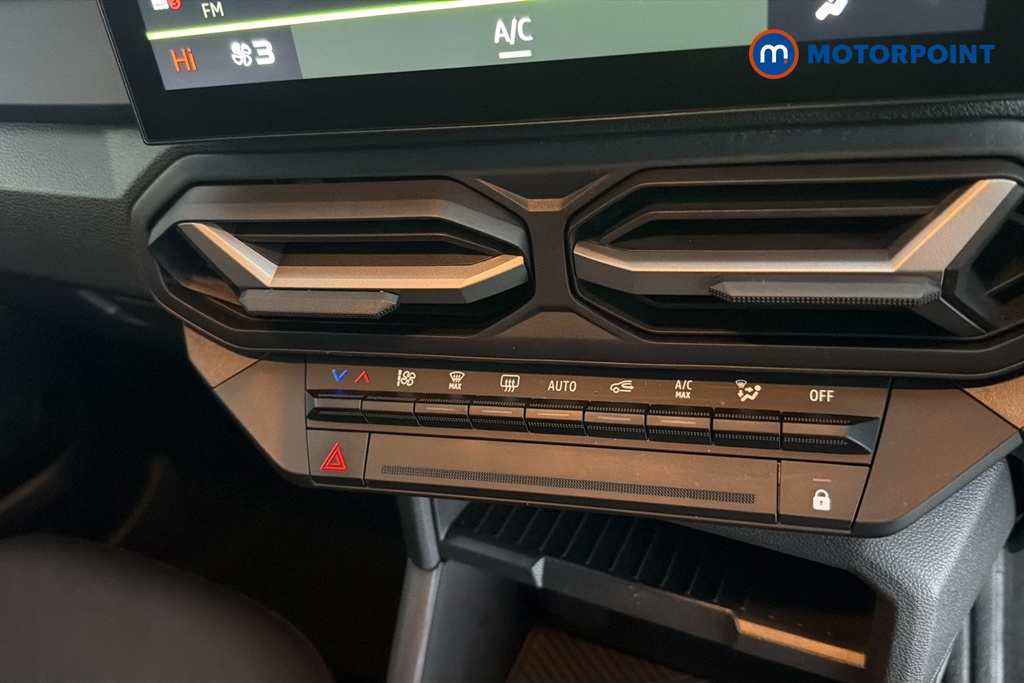 Dacia Duster Journey Automatic Petrol-Electric Hybrid SUV - Stock Number (1690284) - 12th supplementary image