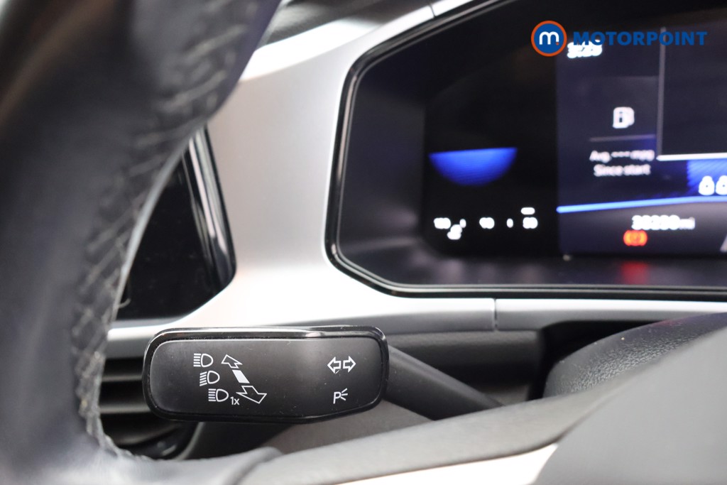 Volkswagen T-Roc Life Manual Petrol SUV - Stock Number (1652211) - 5th supplementary image