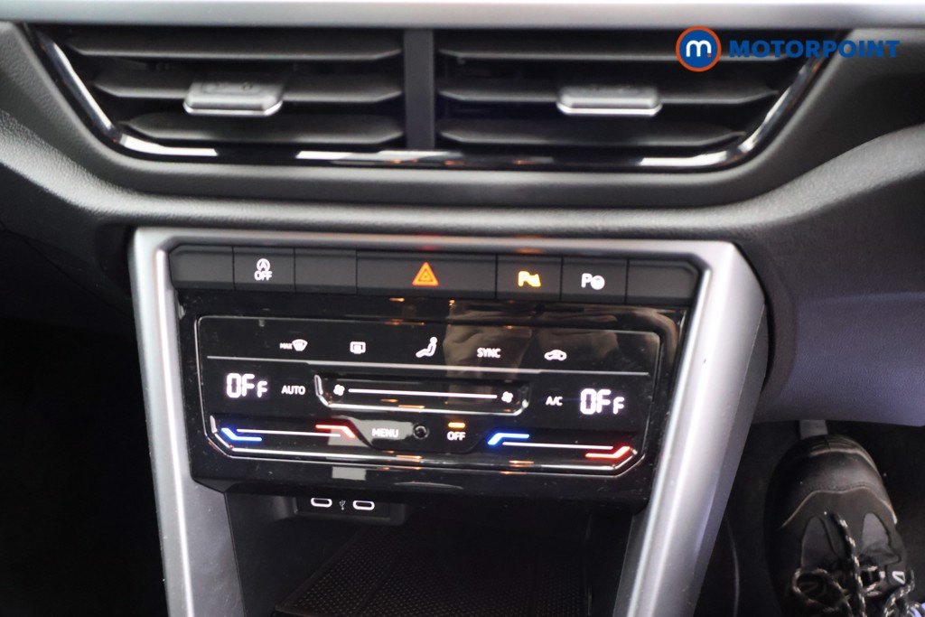 Volkswagen T-Roc Life Manual Petrol SUV - Stock Number (1652211) - 10th supplementary image