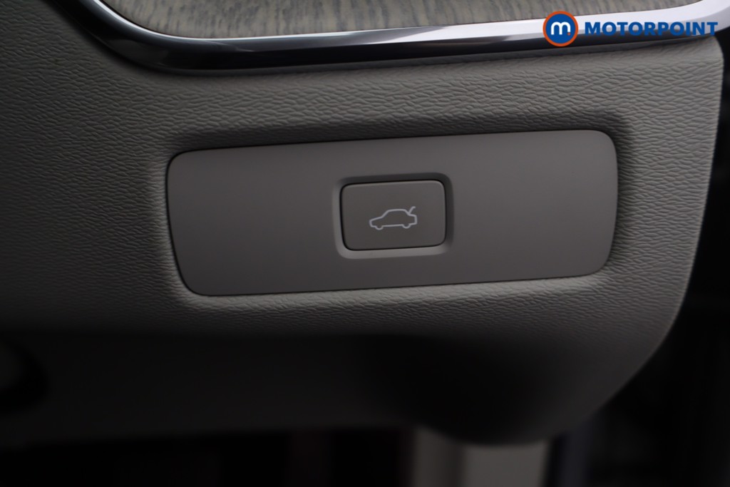 Volvo Xc60 Plus Automatic Petrol SUV - Stock Number (1679142) - 5th supplementary image