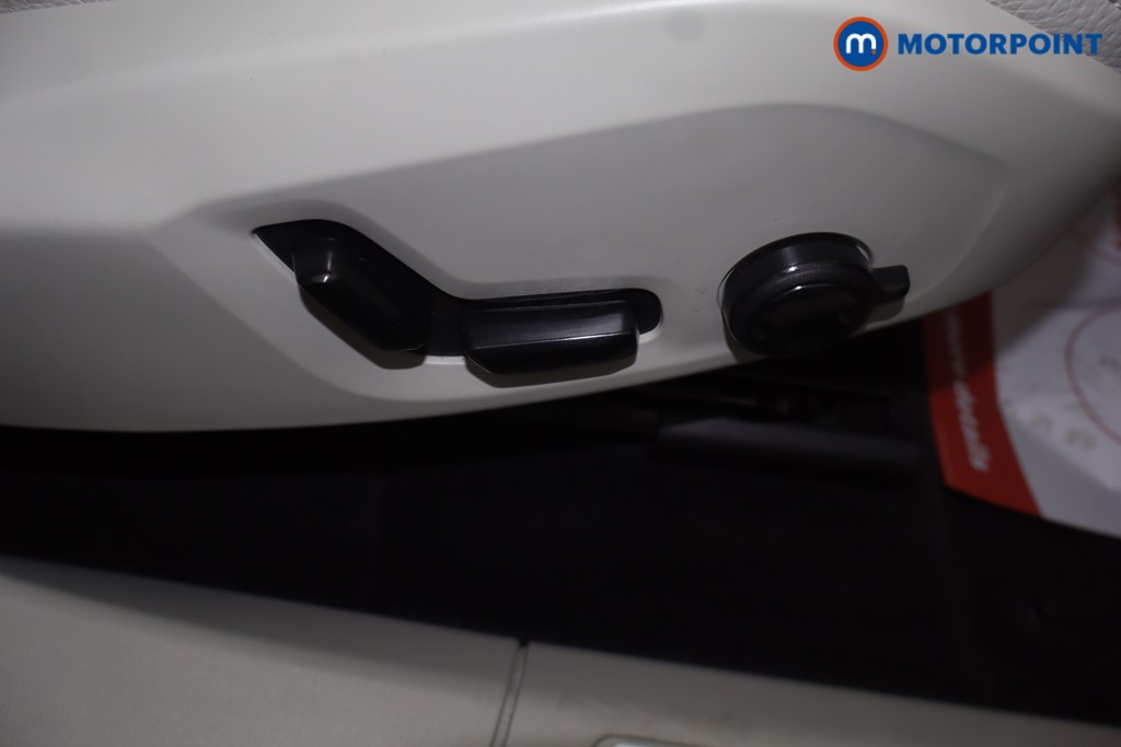 Volvo Xc60 Plus Automatic Petrol SUV - Stock Number (1679142) - 23rd supplementary image