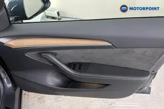 Tesla Model 3 Long Range Automatic Electric Saloon - Stock Number (1680851) - 18th supplementary image