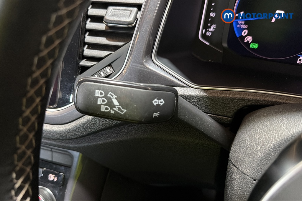 Volkswagen T-Roc R-Line Automatic Petrol SUV - Stock Number (1682188) - 5th supplementary image