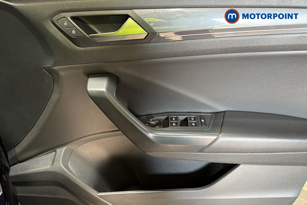 Volkswagen T-Roc R-Line Automatic Petrol SUV - Stock Number (1682188) - 18th supplementary image
