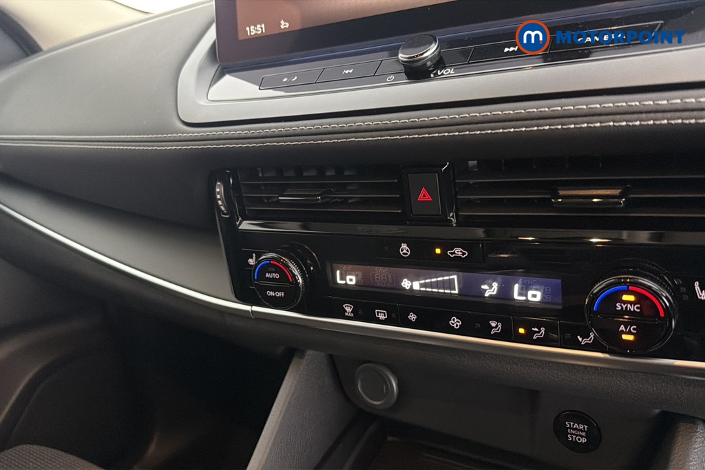 Nissan Qashqai N-Connecta Manual Petrol SUV - Stock Number (1683490) - 12th supplementary image
